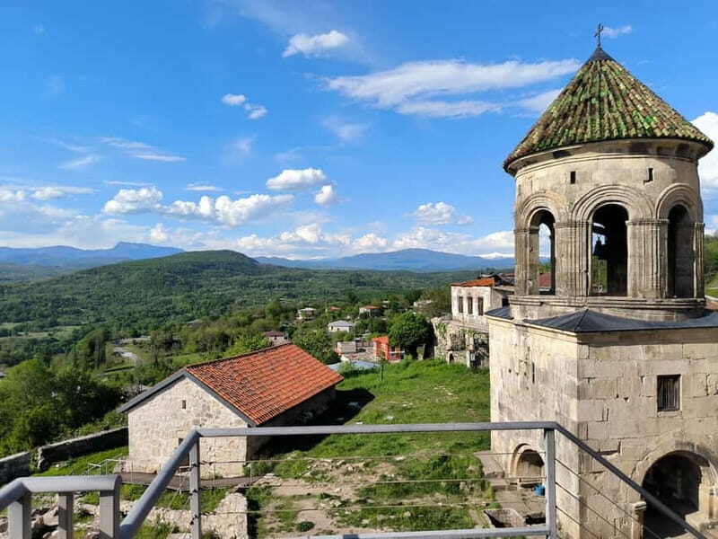 Kutaisi: Bagrati, Gelati, & Motsameta Monastery Guided Tour - Detailed Breakdown of the Itinerary