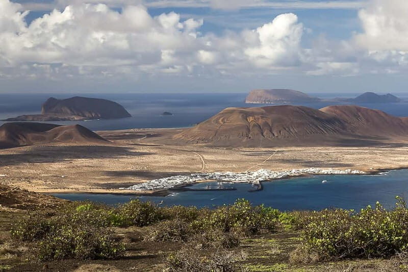 Lanzarote: Ferry to La Graciosa with Wi-Fi (free parking) - Booking and Flexibility