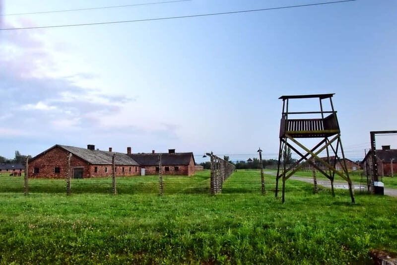 Last Tickets From Krakow: Auschwitz-Birkenau Guided Tour - What You Can Expect from This Auschwitz-Birkenau Guided Tour