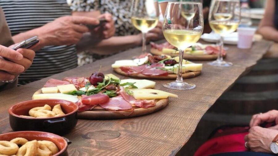 Lecce: Guided Tour & Wine Tasting by Rickshaw - Introduction to the Experience