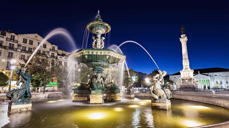 Lisbon: Private Night Tour with Fado Dinner Show - Who Should Book This Tour?