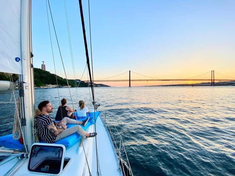 Lisbon: Private Sailing Experience with Locals - The Itinerary: What You Can Expect