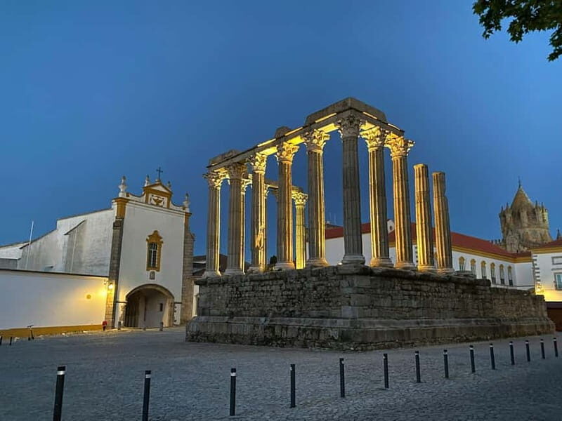 Lisbon: Private Tour to Evora with Private Transport & Guide - Exploring Évora: The Highlights