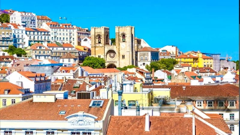 Lisbon: Private Tuktuk Tour with History & Music - Exploring Lisbon’s Old Town in a Tuktuk