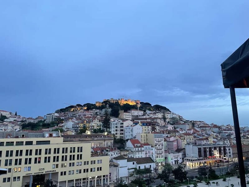 Lisbon: Walking Tour with Historic Tram 28 Ride & Tastings - Riding the Electric 28 Tram: A Scenic Icon