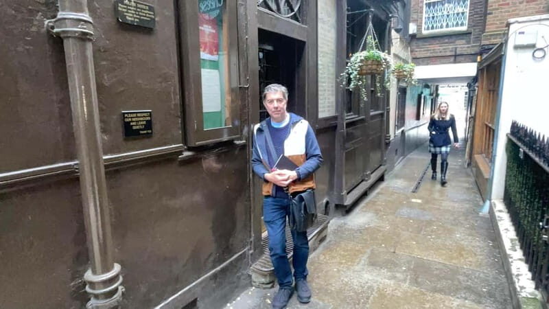 London: Historic Pub Walking Tour for Small Groups - Why This Tour Offers Great Value