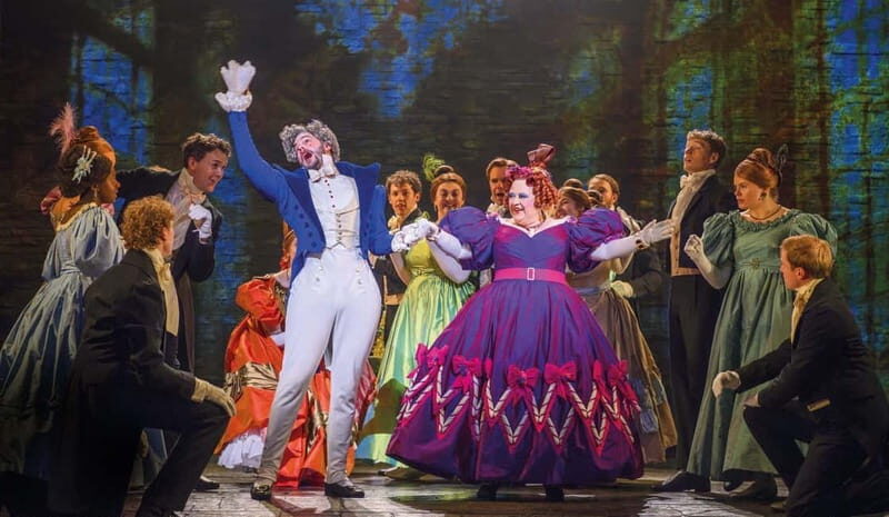 London: Les Misérables and 3-Course Meal & Sparkling Wine - Why We Think This Experience Works