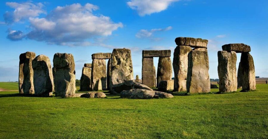 London: Stonehenge & Bath Day Trip with Optional Roman Baths - Transportation and Comfort — What You’ll Experience  