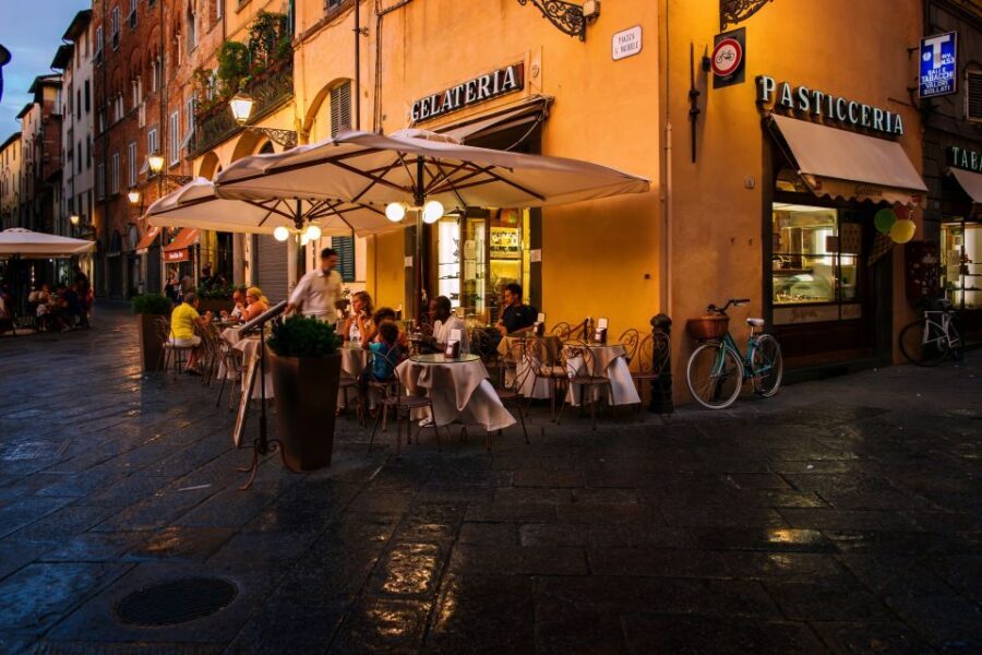 Lucca: Guided Food Walking Tour with Tastings - The First Stop: A Local Bar with Wine and Cheese