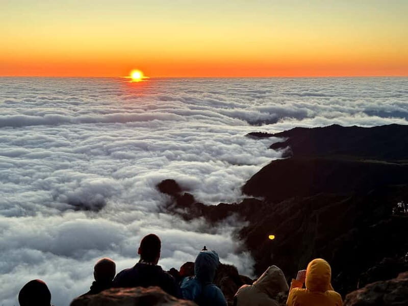 Madeira: Sunrise at Pico do Arieiro with short hike on PR1 - What To Expect During the Experience