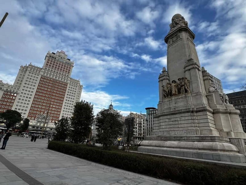 Madrid Downtown: Shopping Tour with Personal Shopper - What You Can Expect