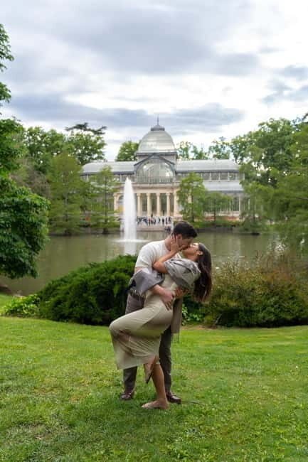 Madrid: Professional photoshoot in the Retiro park - Who Should Consider This Experience?