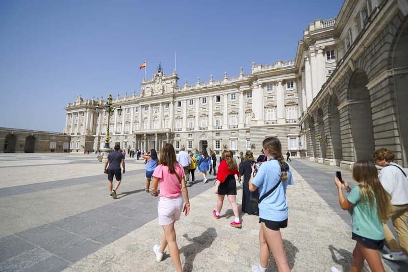 Madrid: Royal Palace Expert Guided Tour with Skip-the-Line - The Experience and Guides: Why They Matter