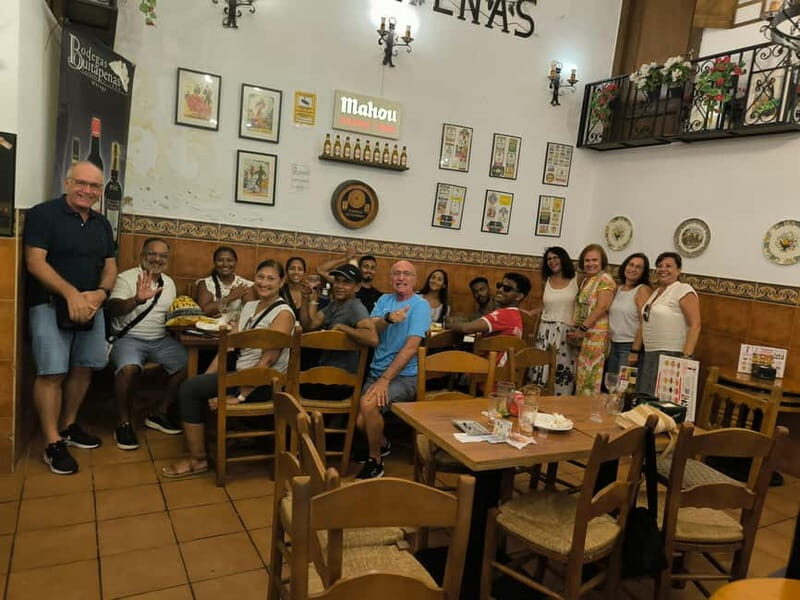 Málaga: City Highlights and Tapas Tasting Tour - Exploring Málaga’s Main Sights