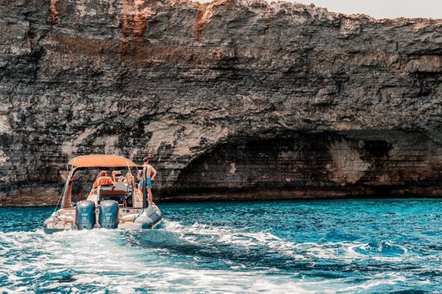 Malta: Private Charter around Comino and Blue lagoon - The Sum Up