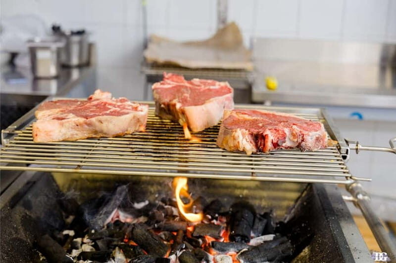 MaterSteak: Tuscan Steak Cooking Class with Unlimited Wine - Who Will Enjoy This Experience?
