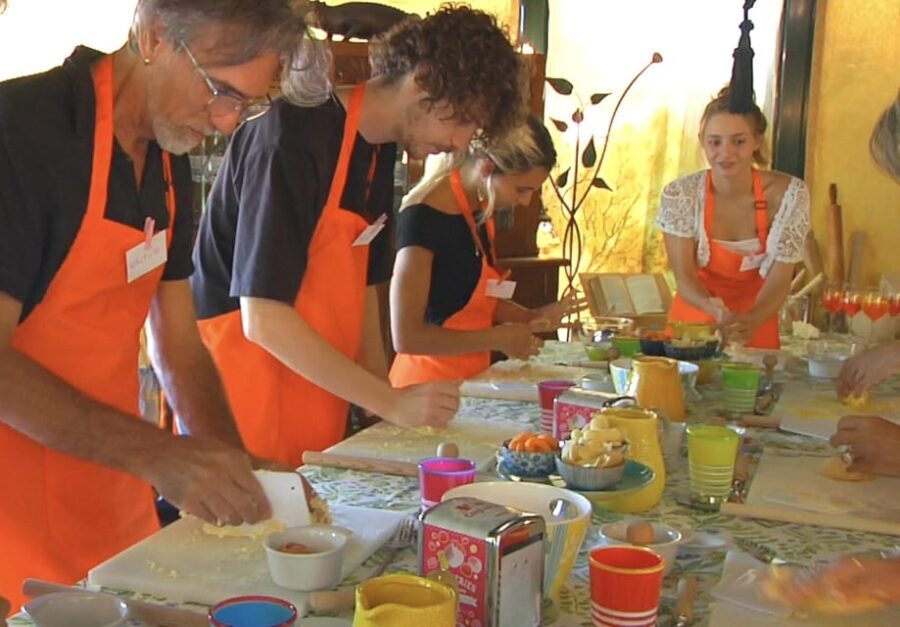 Milan: Pasta, Ravioli and Gelato Cooking Class with a Meal - The Art of Pasta and Ravioli