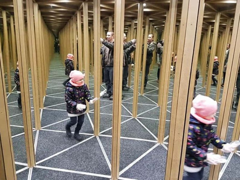 Mirror Maze and Hall of Laughter- Crooked Mirrors - The Sum Up