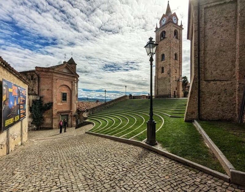 Monforte dAlba: Guided Walking Tour with Wine Tasting - The Scenic Journey: From Streets to Vineyards