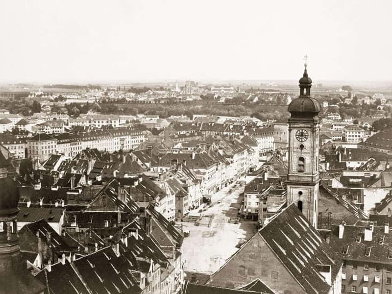 Munich: Old Town Highlights Private City Tour - Walking Tour - Considerations for Travelers