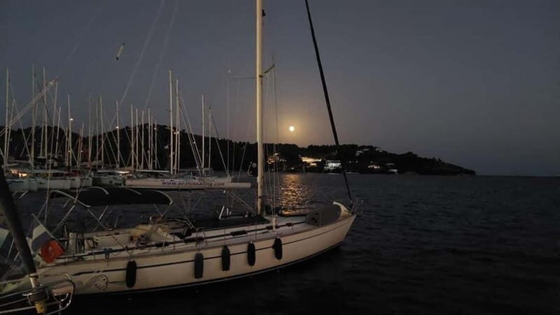 Mykonos: South Beaches Sailing Tour with Lunch and Transfers - Who Should Consider This Tour?
