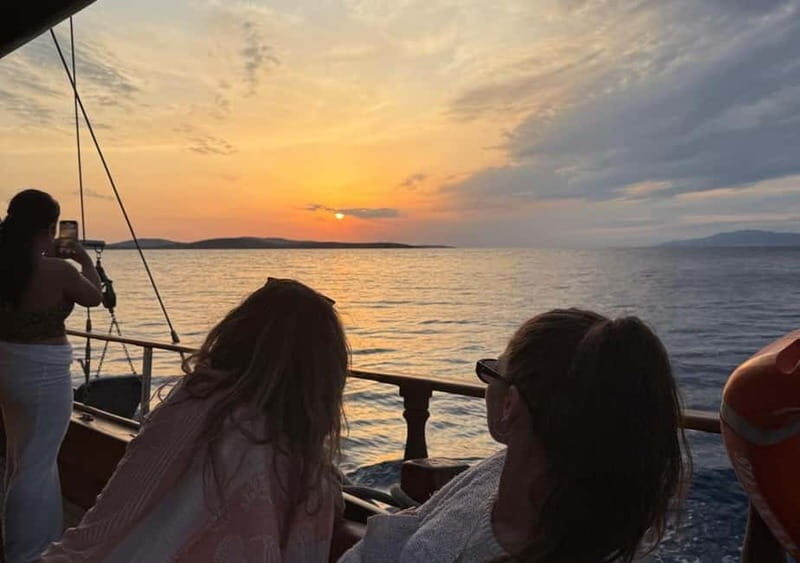 Mykonos: Sunset Boat Cruise with Light Dinner & Drinks - The Itinerary Breakdown: What to Expect