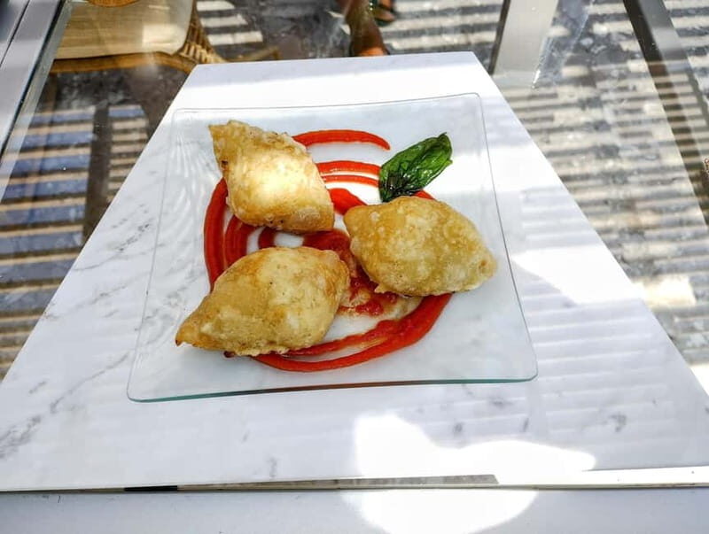 Naples: "fried pizza" workshop and tasting in front of Vesuvius - The Cooking Process
