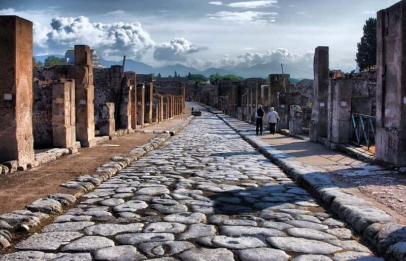 Naples: Pompeii, Mt.Vesuvius and Wine Tasting:  Deluxe Tour - How the Schedule Works