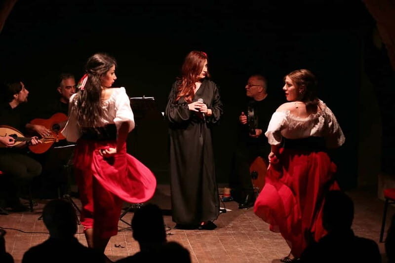 Napoli: Show Canzoni e Danze Tradizionali con degustazione - Who Will Love This Tour?