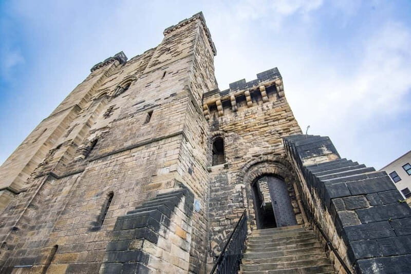 Newcastle Revealed Tour: History, Bridges and Secrets in Spanish - A Nod to Innovation and Industrial Power