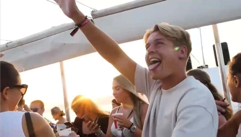 Palma de Mallorca: Sunset Boat Party with DJ and Animation - The Experience Step-by-Step