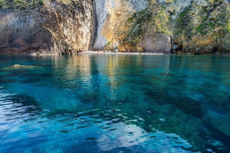 Palmarola: Linea isola di Palmarola - The Value of this Tour