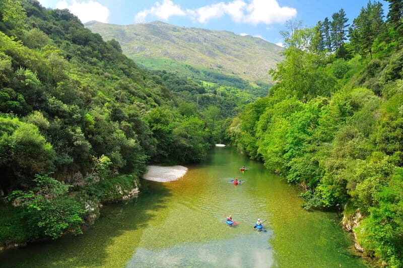 Picos de Europa: Descent of the Cares River by canoe, with guide - Discovering the Picos de Europa from the Water