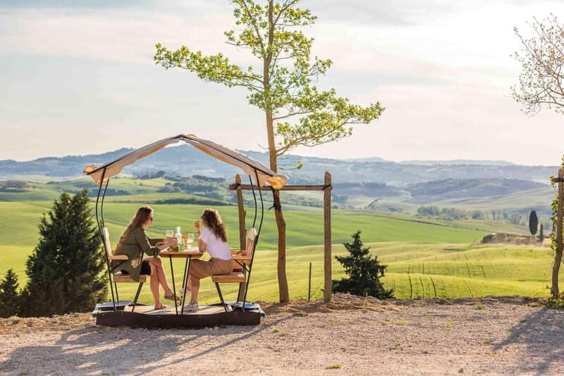 Pienza: guided tasting of Orcia DOC wine and organic EVO oil - Exploring the Experience in Depth