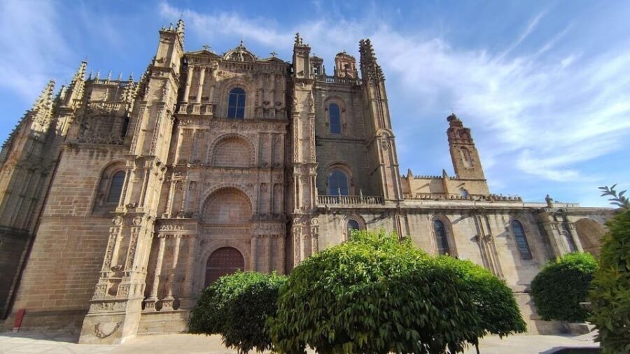 Plasencia: Cathedral Visit and City Highlights Guided Tour - Why This Tour Is Worth Considering