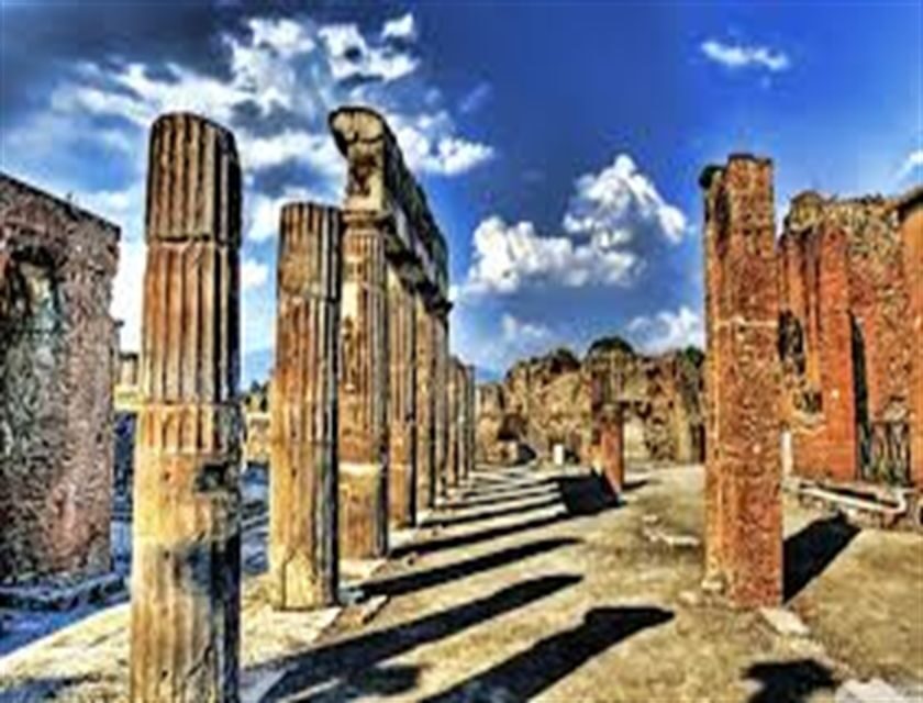 Pompeii: Guided Tour and Lunch - The Scenic and Tasty End: Lunch in a Lemon Grove