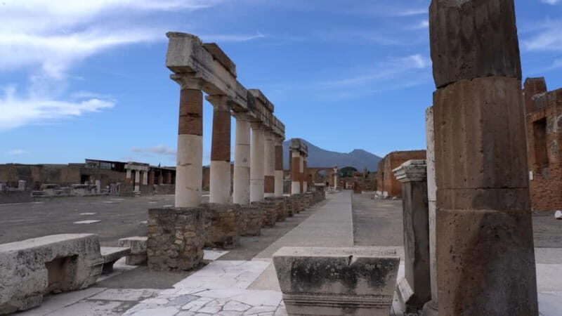Pompeii: Tour of the Archaeological Excavations and Fresh Pasta Cooking Class - The Charm of the Countryside Pasta Class