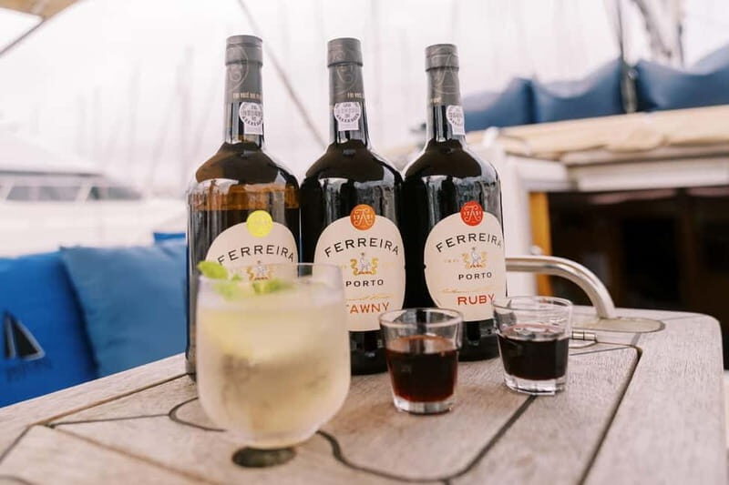 Porto 4H: Charm cruise, wine tasting and vintage van tour - What Makes This Tour Special?