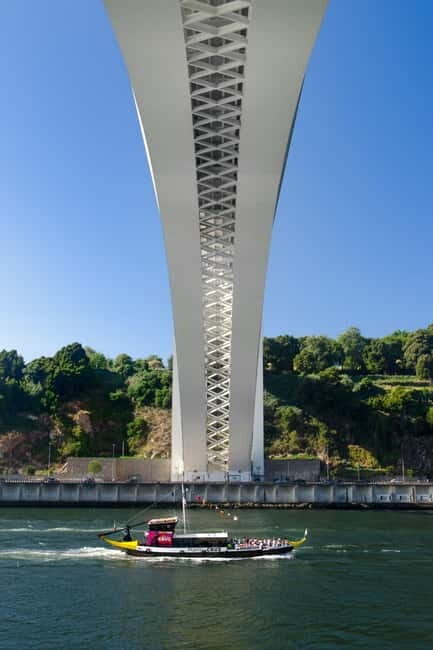 Porto: 6 Bridges Cruise on a Traditional Rabelo Boat - Exploring the Experience in Detail