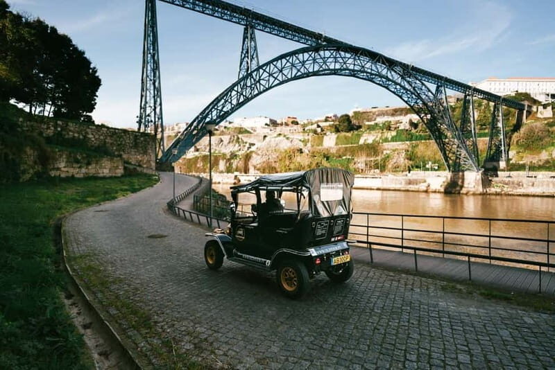 Porto: Wine Tastings (Green Wine) & Lunch & Porto Old Tour - The Gardens & Regional Lunch