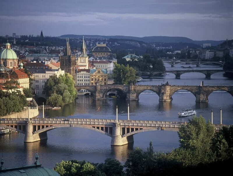 Prague: Bus and Boat Tour - The Itinerary in Detail