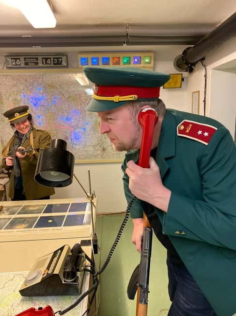 Prague: Communism and Bunker Tour with 70s Canteen Lunch - The Guided Experience: Knowledgeable and Engaging
