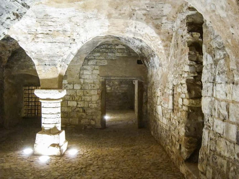 Prague: Oldtown, Medieval Underground & Dungeon History Tour - The Hidden Stories and Unique Places