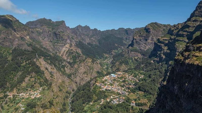 Private Vespa Tour Nun´s Valley,Câmara Lobos,CaboGirão(4hrs) - Who Should Consider This Tour?