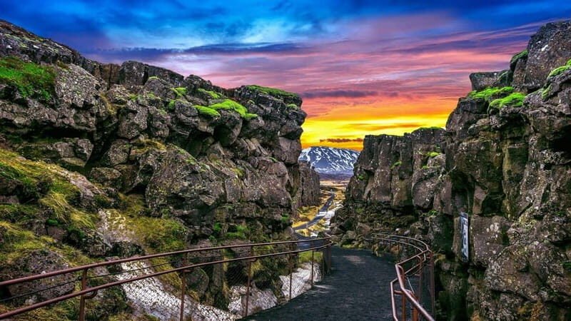 Reykjavík: 5-Day Northern Lights Hunt & Glacier Lagoon Tour - The Value of Guided Comfort