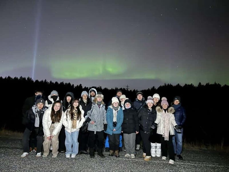 Reykjavik: Private Luxury Northern Lights Hunt in Luxury SUV - Quality of Guides and Local Insights
