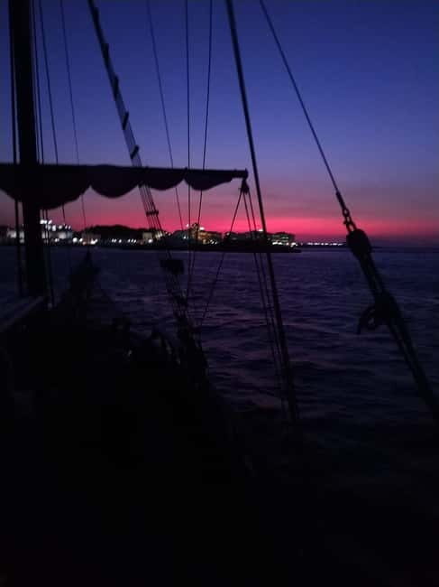 Rhodes: Night Cruise with Live Music and Sightseeing. - The Route and Sights