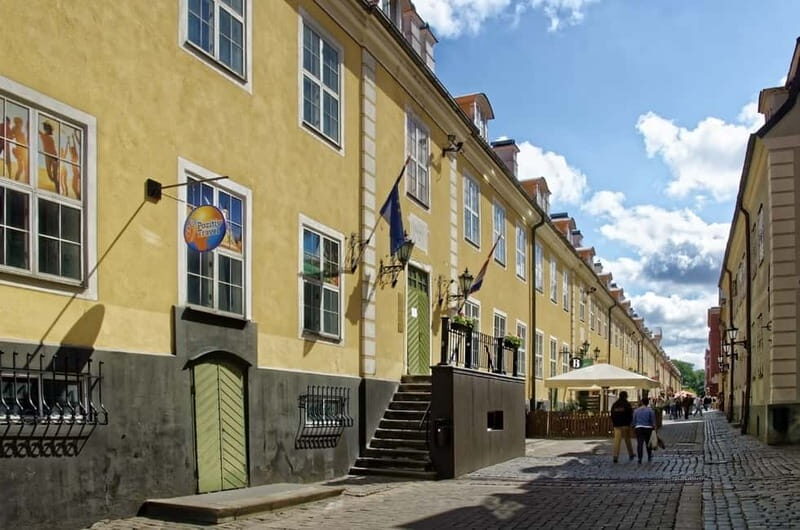 Riga: Guided Old Town Walking Tour - How the Itinerary Unfolds