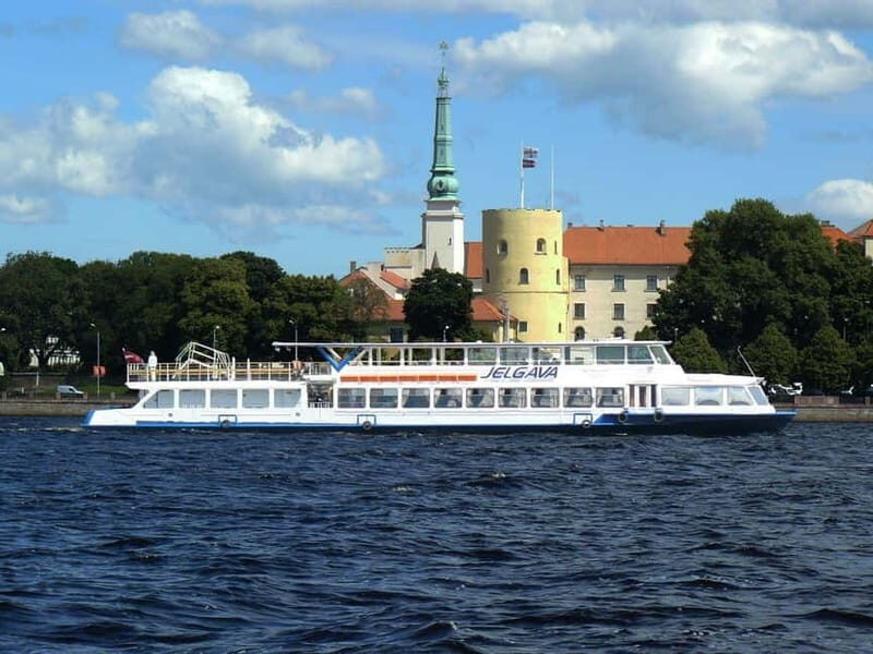 Riga: Light City Pass - How Does the Hop-On Hop-Off Bus Work?