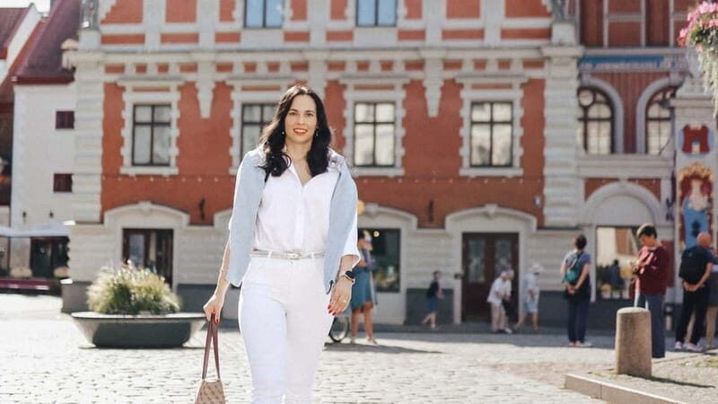 Riga Old Town Photoshoot & exploration - The Practical Side: Timing, Group Size, and Price